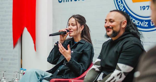 Hayko Cepkin ve Pelin Akil’e Yoğun İlgi